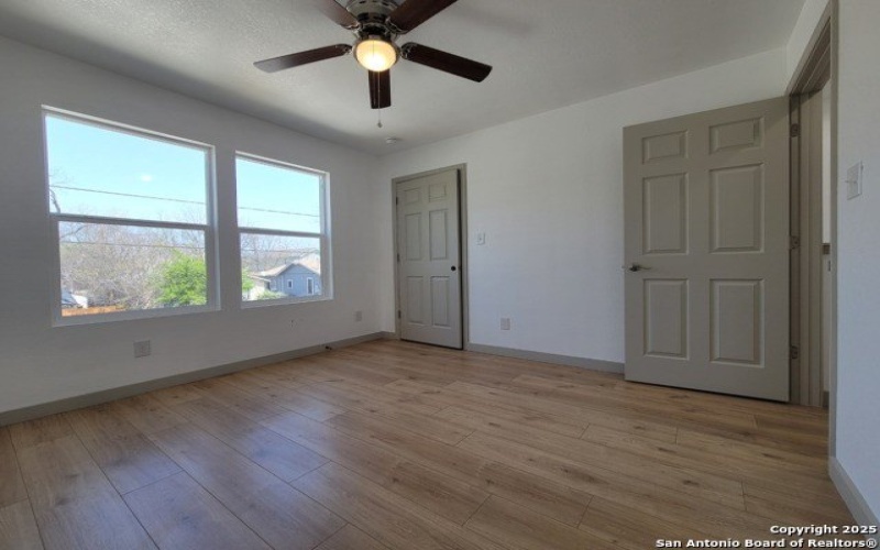 120 Henry St, San Antonio, TX 78207, 2 Habitaciones Habitaciones , ,1 BañoBaños,Residential,En Venta,120 Henry St,0,1856937