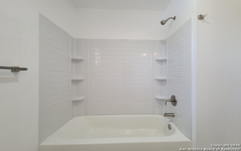 120 Henry St, San Antonio, TX 78207, 2 Habitaciones Habitaciones , ,1 BañoBaños,Residential,En Venta,120 Henry St,0,1856937
