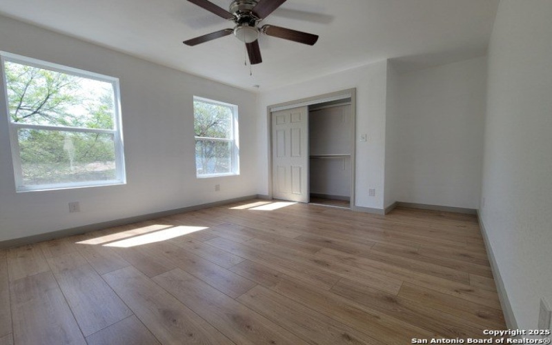120 Henry St, San Antonio, TX 78207, 2 Habitaciones Habitaciones , ,1 BañoBaños,Residential,En Venta,120 Henry St,0,1856937