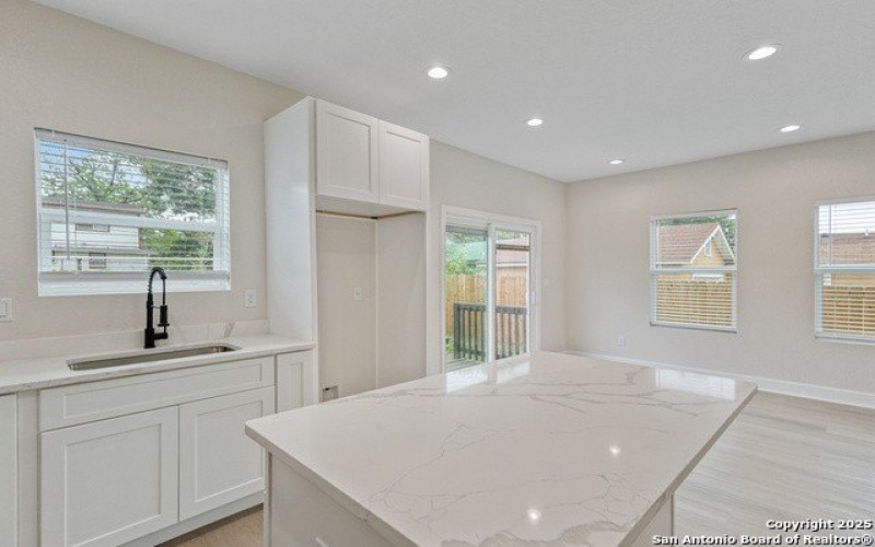 114 S Minter St, San Antonio, TX 78207, 3 Bedrooms Bedrooms, ,2 BathroomsBathrooms,Residential,For Sale,114 S Minter St,1860355