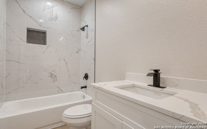 114 S Minter St, San Antonio, TX 78207, 3 Bedrooms Bedrooms, ,2 BathroomsBathrooms,Residential,For Sale,114 S Minter St,1860355