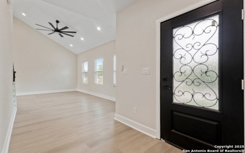 114 S Minter St, San Antonio, TX 78207, 3 Bedrooms Bedrooms, ,2 BathroomsBathrooms,Residential,For Sale,114 S Minter St,1860355