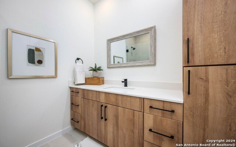 719 E Locust St #2102, San Antonio, TX 78212, 3 Habitaciones Habitaciones , ,2 BañosBaños,Residential,En Venta,719 E Locust St,0,1860368