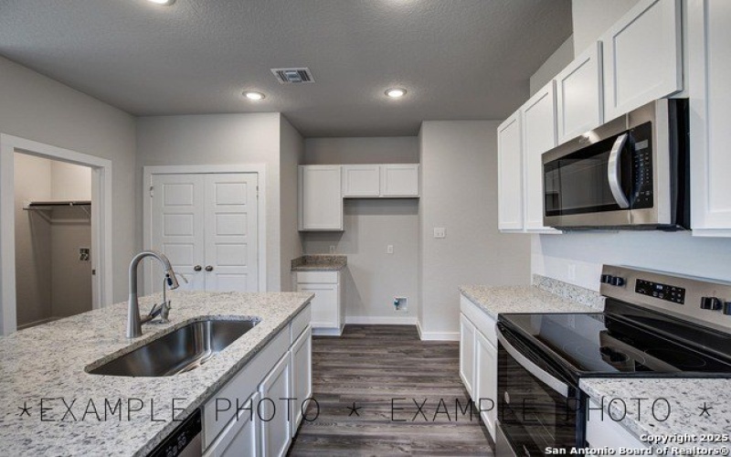 4003 Spirit Star Drive, San Antonio, TX 78109, 4 Habitaciones Habitaciones , ,2 BañosBaños,Residential,En Venta,4003 Spirit Star Drive,1857072