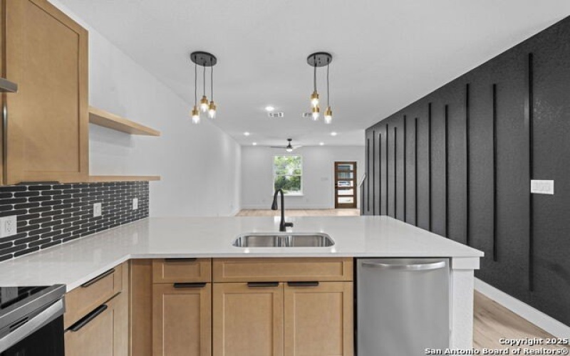 125 Dashiell, San Antonio, TX 78203, ,7 BañosBaños,Residential Multi Family,En Venta,125 Dashiell,0,1860713