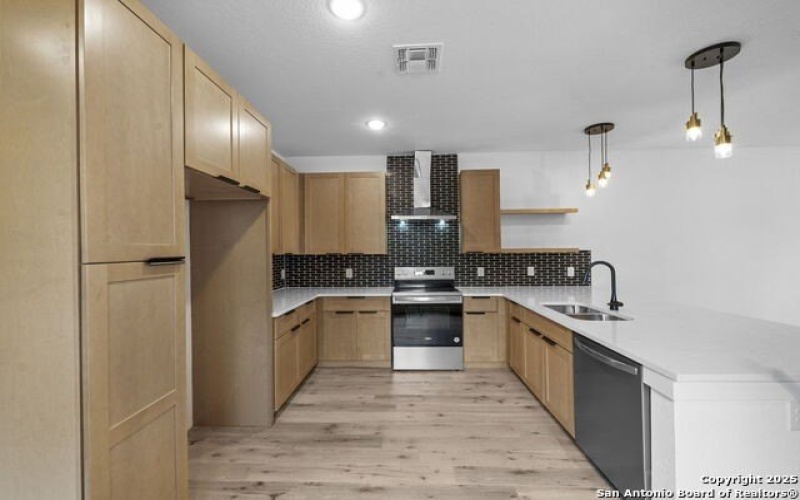 125 Dashiell, San Antonio, TX 78203, ,7 BañosBaños,Residential Multi Family,En Venta,125 Dashiell,0,1860713