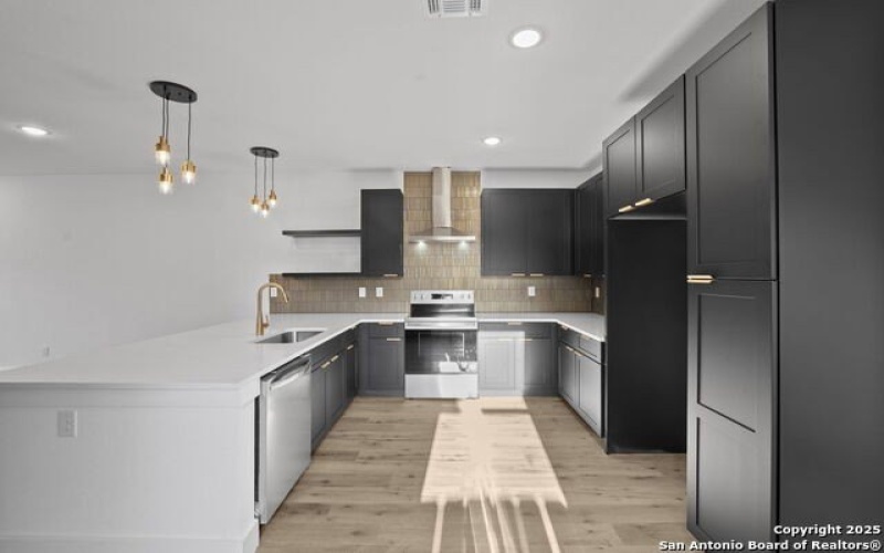 125 Dashiell, San Antonio, TX 78203, ,7 BañosBaños,Residential Multi Family,En Venta,125 Dashiell,0,1860713