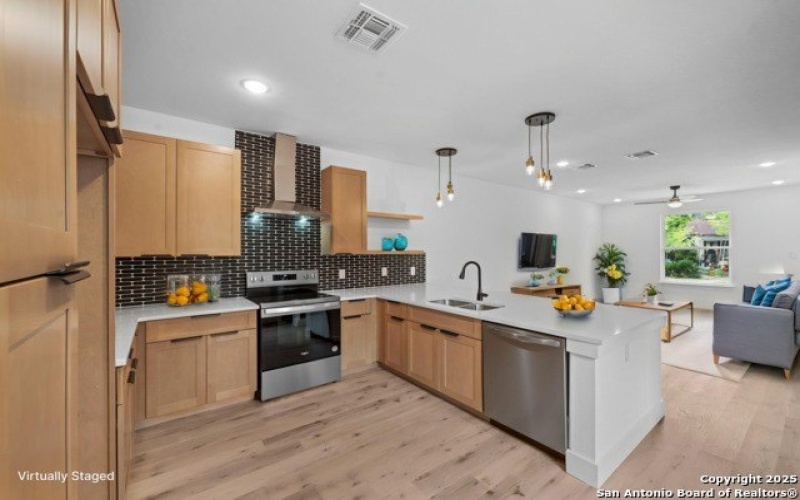125 Dashiell, San Antonio, TX 78203, ,7 BañosBaños,Residential Multi Family,En Venta,125 Dashiell,0,1860713