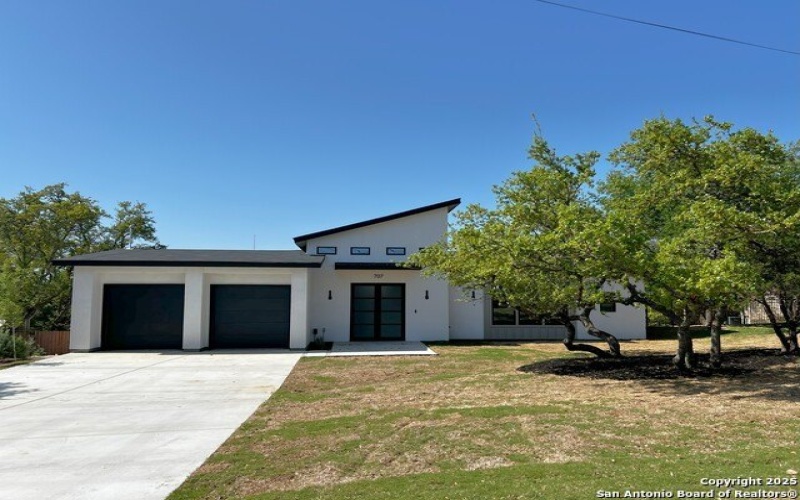 707 Lone Circle, San Antonio, TX 78260, 4 Habitaciones Habitaciones , ,5 BañosBaños,Residential,En Venta,707 Lone Circle,0,1857963