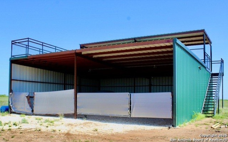 6286 FM 2146, Jourdanton, TX 78026, 5 Habitaciones Habitaciones , ,3 BañosBaños,Granja,En Venta,6286 FM 2146,1858387