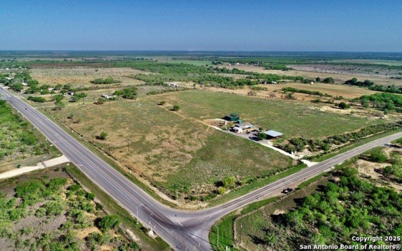6286 FM 2146, Jourdanton, TX 78026, 5 Habitaciones Habitaciones , ,3 BañosBaños,Granja,En Venta,6286 FM 2146,1858387