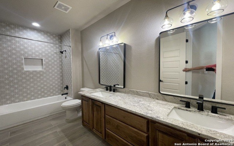 538 James Way, Castroville, TX 78009, 3 Bedrooms Bedrooms, ,2 BathroomsBathrooms,Residential,For Sale,538 James Way,1861544