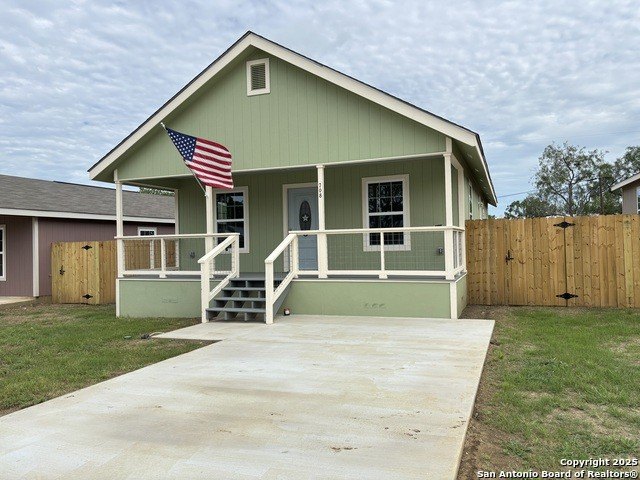 708 E 5th, Nixon, TX 78140, 3 Bedrooms Bedrooms, ,2 BathroomsBathrooms,Residential,For Sale,708 E 5th,1861787