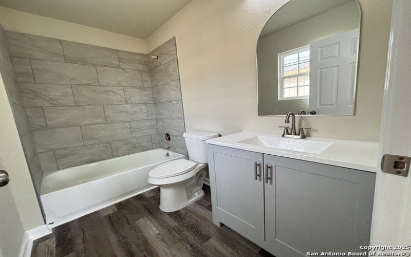 708 E 5th, Nixon, TX 78140, 3 Bedrooms Bedrooms, ,2 BathroomsBathrooms,Residential,For Sale,708 E 5th,1861787