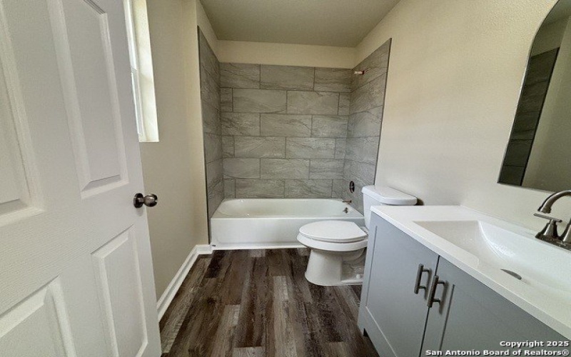 708 E 5th, Nixon, TX 78140, 3 Bedrooms Bedrooms, ,2 BathroomsBathrooms,Residential,For Sale,708 E 5th,1861787