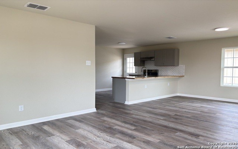 708 E 5th, Nixon, TX 78140, 3 Bedrooms Bedrooms, ,2 BathroomsBathrooms,Residential,For Sale,708 E 5th,1861787