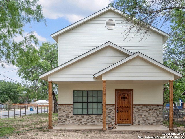 562 Juarez, Uvalde, TX 78801, 2 Bedrooms Bedrooms, ,1 BathroomBathrooms,Residential,For Sale,562 Juarez,1862345