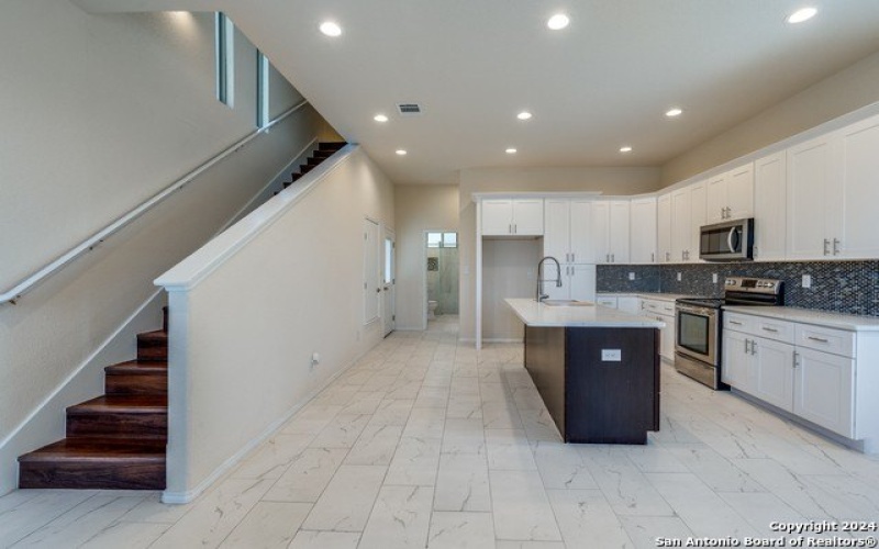 2638 E COMMERCE ST, San Antonio, TX 78203-2102, 3 Habitaciones Habitaciones , ,3 BañosBaños,Residential,En Venta,2638 E COMMERCE ST,0,1862467