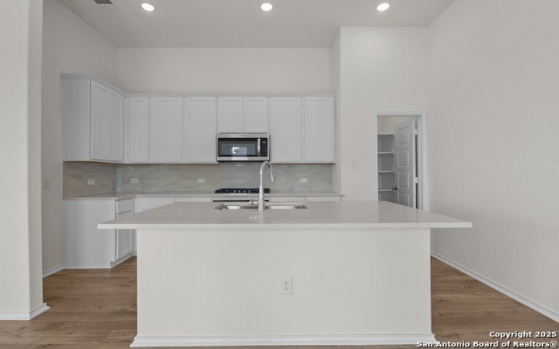 649 Broomsedge St, New Braunfels, TX 78130, 3 Bedrooms Bedrooms, ,2 BathroomsBathrooms,Residential,For Sale,649 Broomsedge St,0,1862485