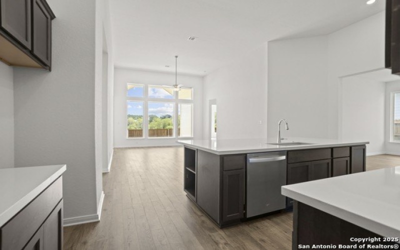 2812 Reeves Ln, Schertz, TX 78108, 4 Habitaciones Habitaciones , ,3 BañosBaños,Residential,En Venta,2812 Reeves Ln,0,1862519