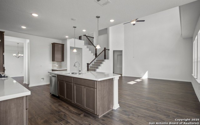 2804 Reeves Ln, Schertz, TX 78108, 5 Habitaciones Habitaciones , ,5 BañosBaños,Residential,En Venta,2804 Reeves Ln,0,1862523