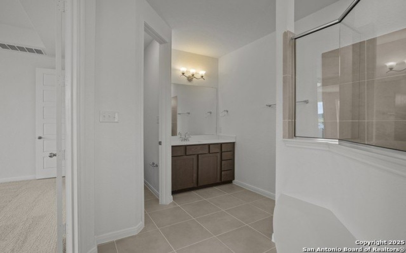 2804 Reeves Ln, Schertz, TX 78108, 5 Habitaciones Habitaciones , ,5 BañosBaños,Residential,En Venta,2804 Reeves Ln,0,1862523