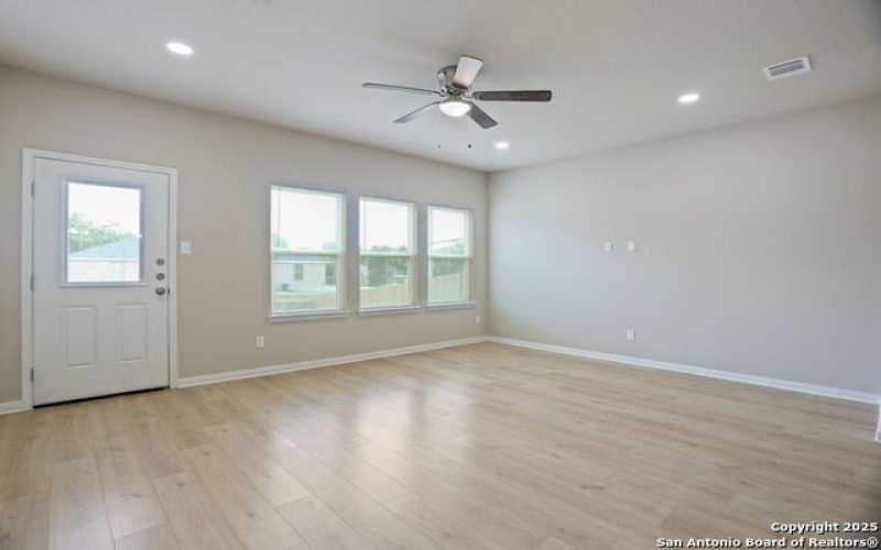 7227 John Palmer Dr., San Antonio, TX 78239, ,5 BathroomsBathrooms,Residential Multi Family,For Sale,7227 John Palmer Dr.,1862538