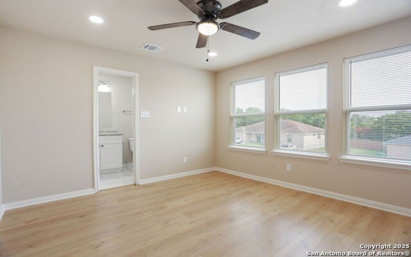 7227 John Palmer Dr., San Antonio, TX 78239, ,5 BathroomsBathrooms,Residential Multi Family,For Sale,7227 John Palmer Dr.,1862538