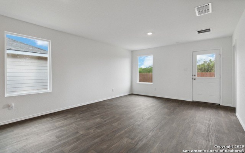 5311 Blacktail Rd, Converse, TX 78109, 4 Habitaciones Habitaciones , ,2 BañosBaños,Residential,En Venta,5311 Blacktail Rd,1865066