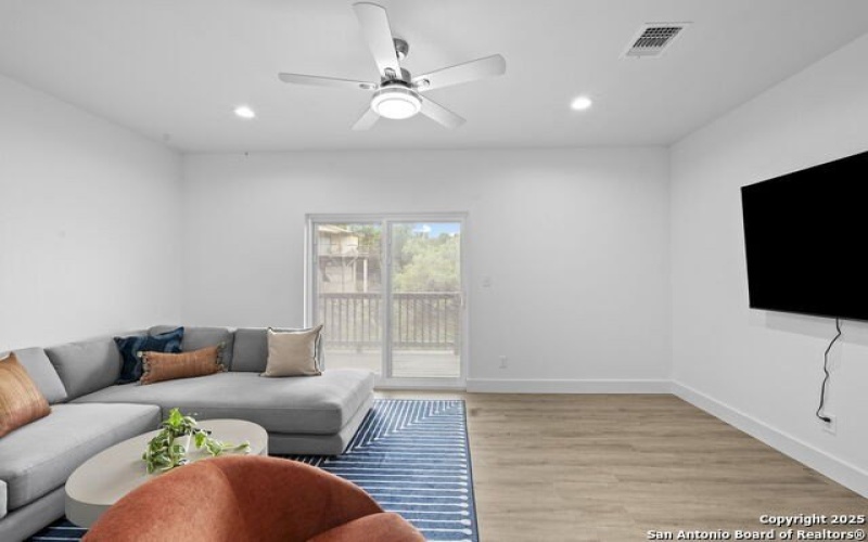 1050 Trail Pass Dr, Canyon Lake, TX 78133, 3 Habitaciones Habitaciones , ,2 BañosBaños,Residential,En Venta,1050 Trail Pass Dr,1862064