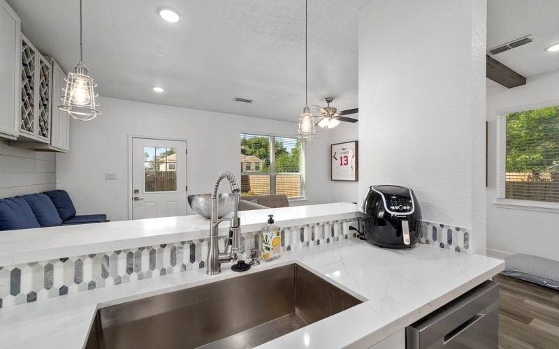 1003/1005 Armbrister Street, Brenham, TX 77833, 6 Bedrooms Bedrooms, ,7 BathroomsBathrooms,Residential,For Sale,1003/1005 Armbrister Street,141994