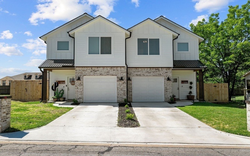 1003/1005 Armbrister Street, Brenham, TX 77833, 6 Bedrooms Bedrooms, ,7 BathroomsBathrooms,Farm,For Sale,1003/1005 Armbrister Street,141995