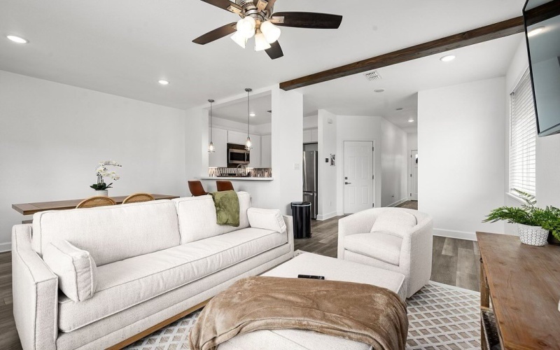 1600/1602 Clay Street, Brenham, TX 77833, 6 Bedrooms Bedrooms, ,7 BathroomsBathrooms,Residential,For Sale,1600/1602 Clay Street,142140