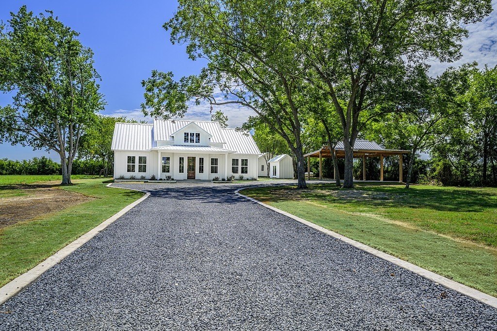 1211 East Fuchs Road, Carmine, TX 78932, 3 Bedrooms Bedrooms, ,2 BathroomsBathrooms,Farm,For Sale,1211 East Fuchs Road,147827