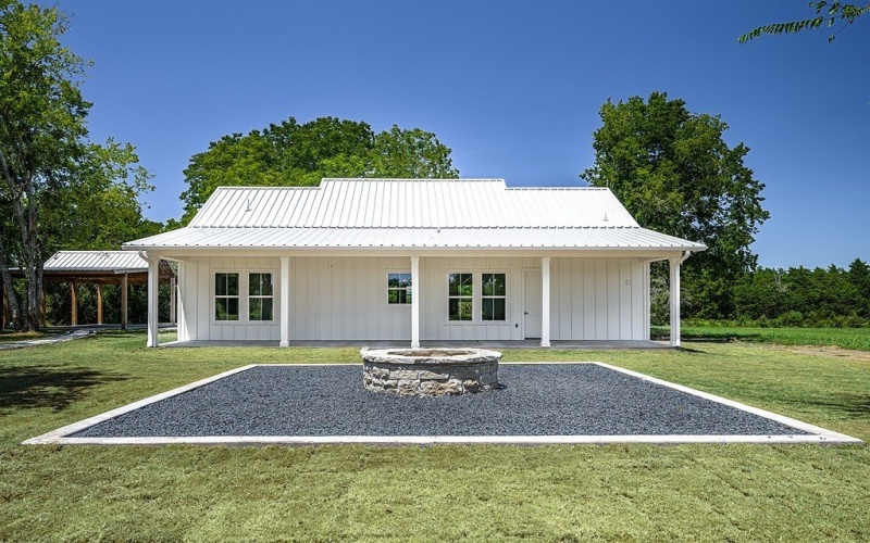 1211 East Fuchs Road, Carmine, TX 78932, 3 Bedrooms Bedrooms, ,2 BathroomsBathrooms,Farm,For Sale,1211 East Fuchs Road,147827