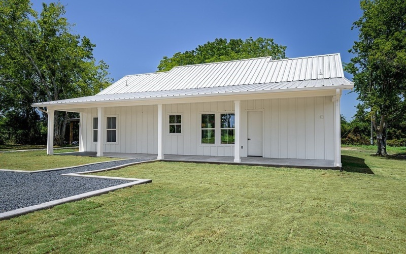 1211 East Fuchs Road, Carmine, TX 78932, 3 Bedrooms Bedrooms, ,2 BathroomsBathrooms,Farm,For Sale,1211 East Fuchs Road,147827
