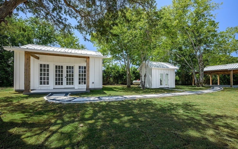 1211 East Fuchs Road, Carmine, TX 78932, 3 Bedrooms Bedrooms, ,2 BathroomsBathrooms,Farm,For Sale,1211 East Fuchs Road,147827