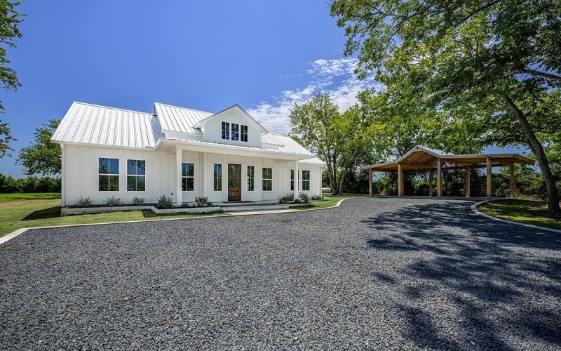 1211 East Fuchs Road, Carmine, TX 78932, 3 Bedrooms Bedrooms, ,2 BathroomsBathrooms,Farm,For Sale,1211 East Fuchs Road,147827