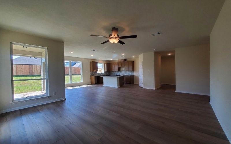 1412 Lake Ridge Drive, Brenham, TX 77833, 3 Habitaciones Habitaciones , ,2 BañosBaños,Residential,En Venta,1412 Lake Ridge Drive,0,148760