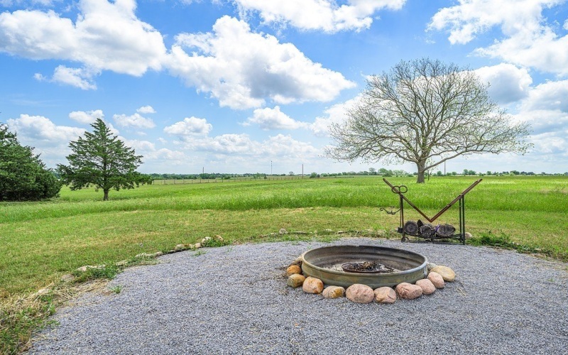 1970 West Highway 159, Fayetteville, TX 78940, 1 Dormitorio Habitaciones , ,1 BañoBaños,Granja,En Venta,1970 West Highway 159,0,151411