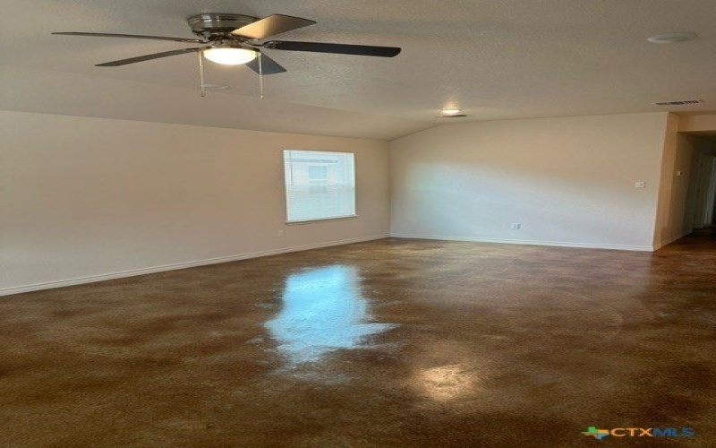 206 E Washington Avenue, Copperas Cove, TX 76522, 3 Habitaciones Habitaciones , ,Residential,En Venta,206 E Washington Avenue,533714