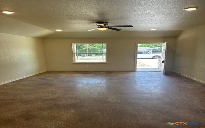 206 E Washington Avenue, Copperas Cove, TX 76522, 3 Habitaciones Habitaciones , ,Residential,En Venta,206 E Washington Avenue,533714