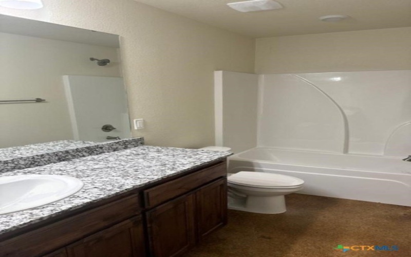 206 E Washington Avenue, Copperas Cove, TX 76522, 3 Habitaciones Habitaciones , ,Residential,En Venta,206 E Washington Avenue,533714