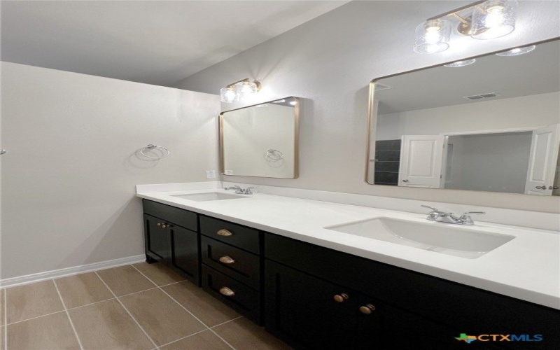 301 Cobblestone Court, Victoria, TX 77904, 4 Bedrooms Bedrooms, ,2 BathroomsBathrooms,Residential,For Sale,301 Cobblestone Court,0,544801