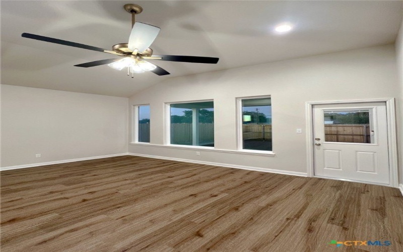 301 Cobblestone Court, Victoria, TX 77904, 4 Bedrooms Bedrooms, ,2 BathroomsBathrooms,Residential,For Sale,301 Cobblestone Court,0,544801