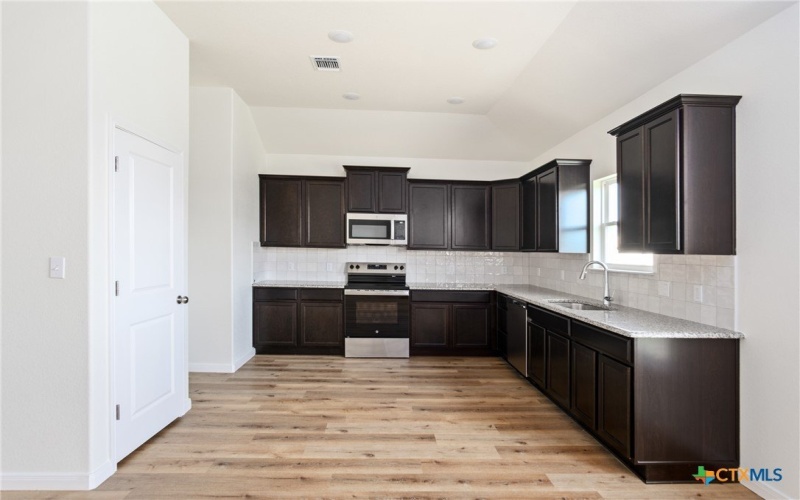 1017 Lago Azul Lane, Temple, TX 76504, 4 Bedrooms Bedrooms, ,2 BathroomsBathrooms,Residential,For Sale,1017 Lago Azul Lane,562196