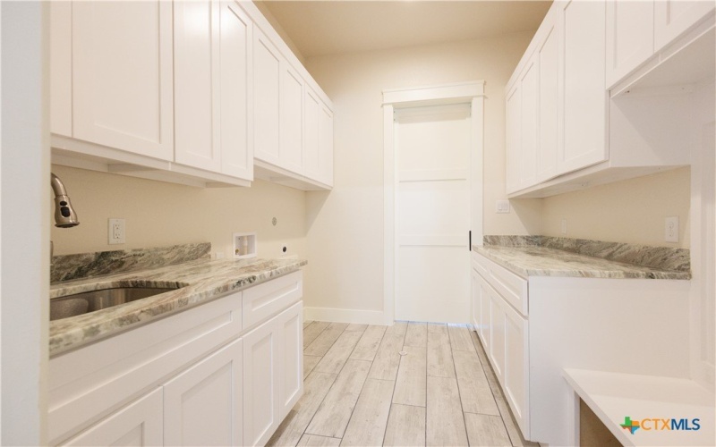 1193 Country Pike, Canyon Lake, TX 78133, 4 Bedrooms Bedrooms, ,5 BathroomsBathrooms,Residential,For Sale,1193 Country Pike,546912