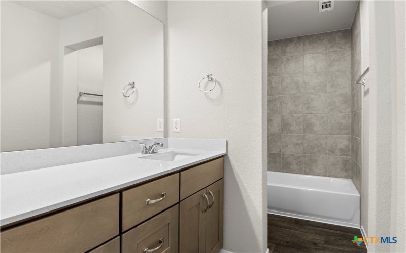 128 Bluestem Drive, Elgin, TX 78621, 3 Habitaciones Habitaciones , ,2 BañosBaños,Residential,En Venta,128 Bluestem Drive,0,562326