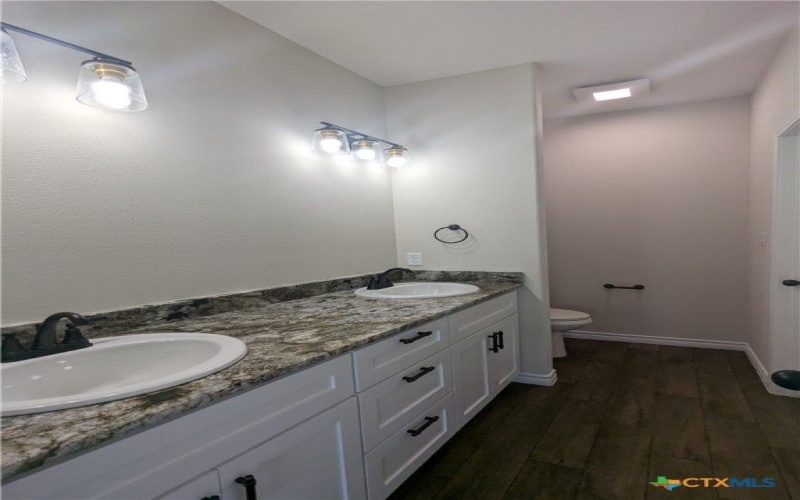 1704 E Avenue G, Lampasas, TX 76550, 3 Bedrooms Bedrooms, ,2 BathroomsBathrooms,Residential,For Sale,1704 E Avenue G,548809
