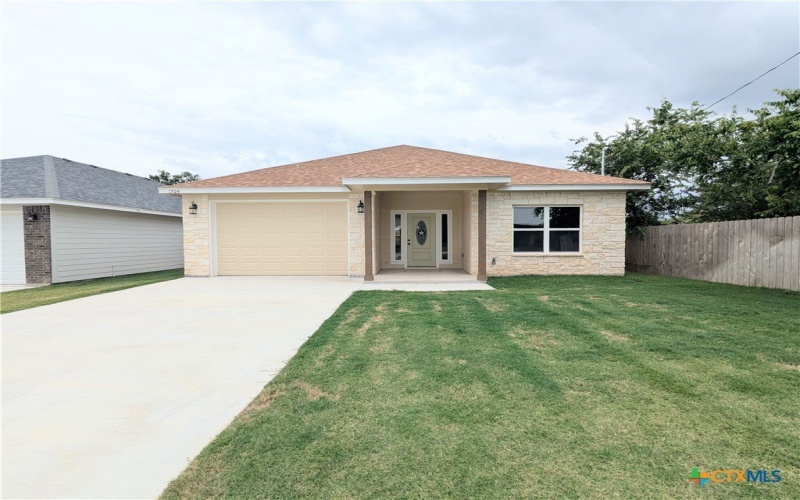 1704 E Avenue G, Lampasas, TX 76550, 3 Bedrooms Bedrooms, ,2 BathroomsBathrooms,Residential,For Sale,1704 E Avenue G,548809